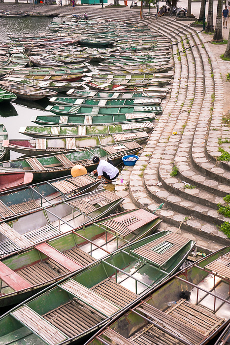 Read more about the article The Bizarre Landscape of Tam Cốc