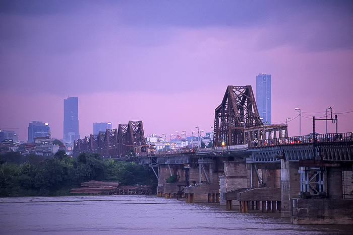 Long Biên Bridge