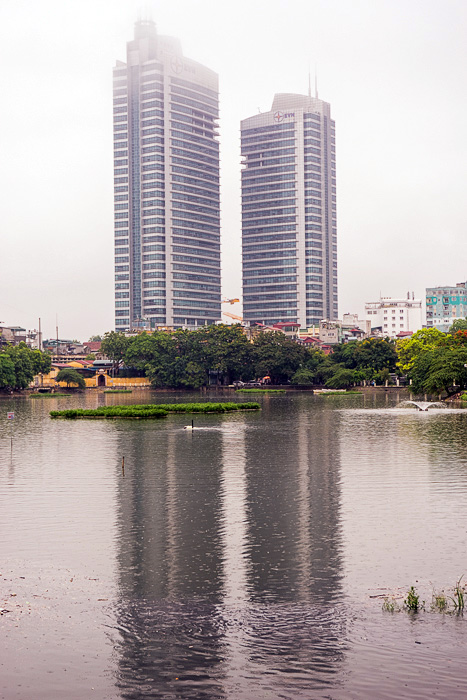 Trúc Bạch Lake