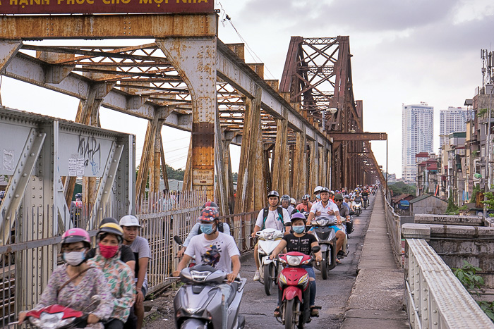 Long Biên Bridge